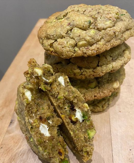 Pistachio + White Chocolate Cookie