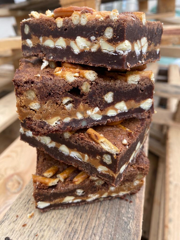 Pretzel, White Chocolate + Biscoff Brownie Tray (Christmas Preorder)